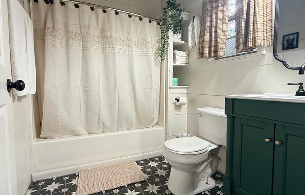 Smoky Hollow Signature Cabin bathroom at Adventure Bound Gatlinburg