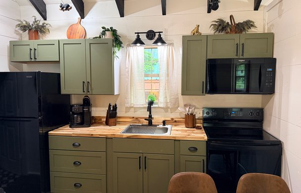 Smoky Hollow Signature Cabin kitchen at Adventure Bound Gatlinburg