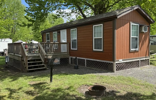 deluxe cabin rental exterior